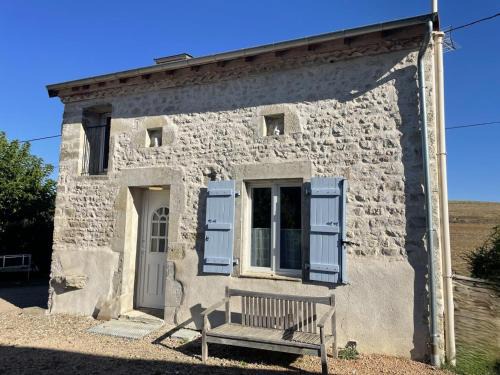 Gîte de charme à Bellenaves, animaux admis, parking, nature - FR-1-489-595