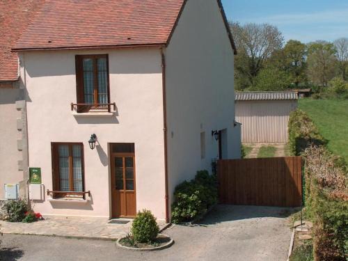 Gîte de charme avec piscine et jardin privé en Auvergne - FR-1-489-273