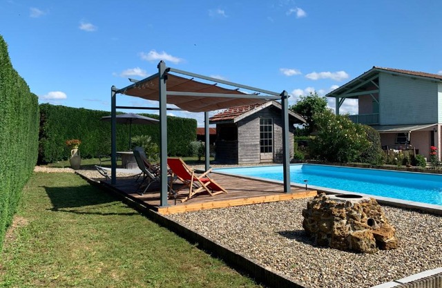 Gîte ferme équestre avec piscine