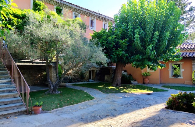 Gîte le Barry - La Papeterie, in Drôme Provençale