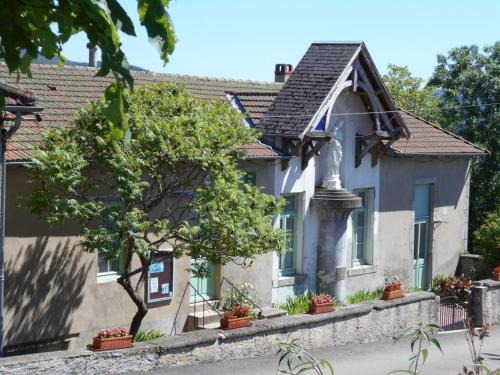 Gîte Le Saillant: Détente Montagne Bourbonnaise, Animaux admis, Jardin, jusqu'à 14 pers - FR-1-489-343
