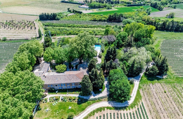 Gîte Les Lavandes, Mas des Platanes, with heated pool