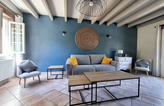 Gîte Périgord House with swimming pool and countryside view : La Maison du Pech