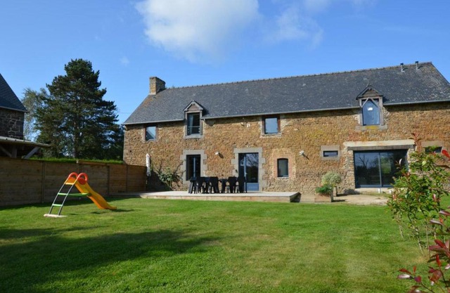 Gîte Plerguer, 5 pièces, 8 personnes - FR-1-538-104