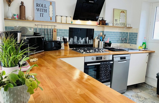 Gîte Savanna Lovely 2-bedroom village home in Bussière-DunoisenSleeps 4