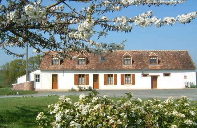 Gîte spacieux et paisible près du Mans avec grand terrain, 15 couchages, ping-pong et WIFI - FR-1-410-178