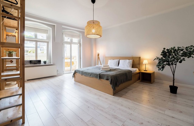 Głogowska Spacious Apartment