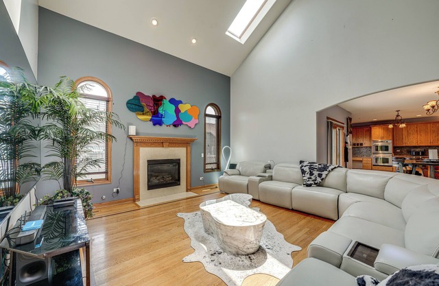 Game Room & Deck: Family Home in Chicago Area!
