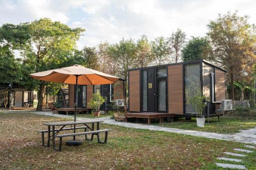 Gandan Inn 1 by Tiny Away