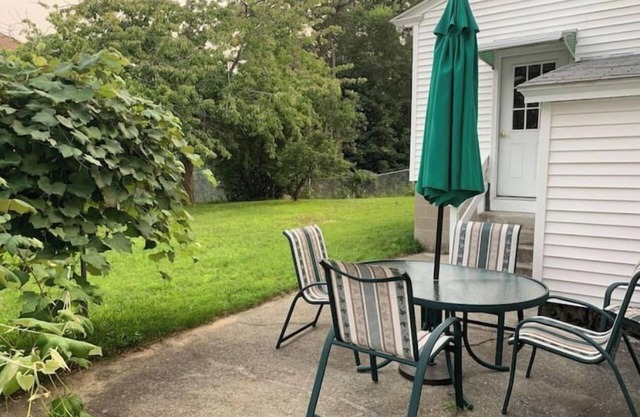 Garage, Fully Fenced Yard, Sleep 7, Walk to Downtown