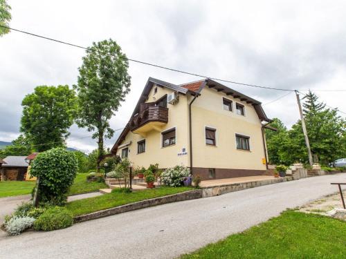 Garden apartment near near Plitvi ka Lake