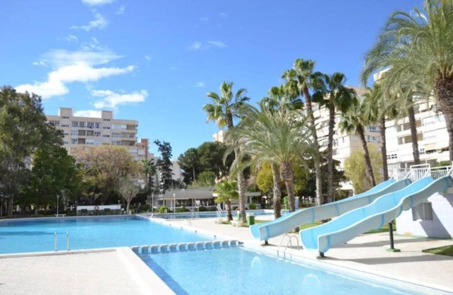 Garden apartment with Pool and AC