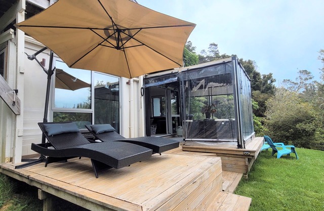 Garden Bliss & Bird Sanctuary in Paihia Estuary