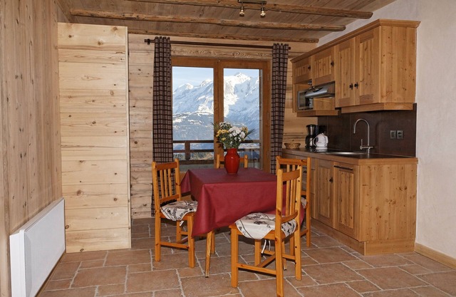 Garden level "Mt Joly", facing the Mt Blanc range, sleeps 1 to 4.
