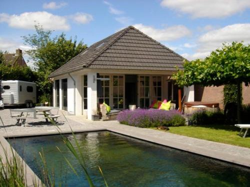 Gardenhouse with private jacuzzi & private sauna
