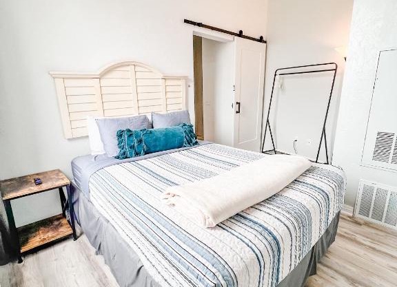 Gaslamp 2bdrm1ba - W Parking & 4 Beds #304