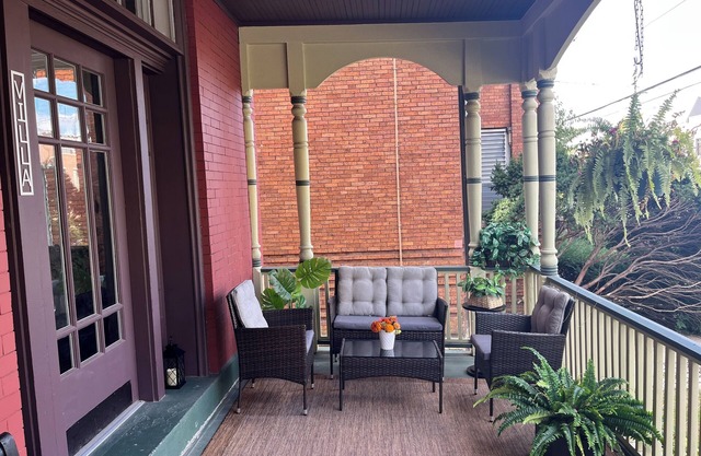 Gaslight Villa 1-bedroom apartment in the heart of the Clifton Gaslight District