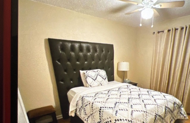 Gated Comfy spot by LSU