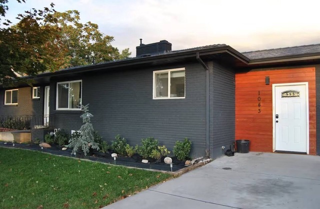 Gather Together | 2 Kitchens | Pet Friendly Stay