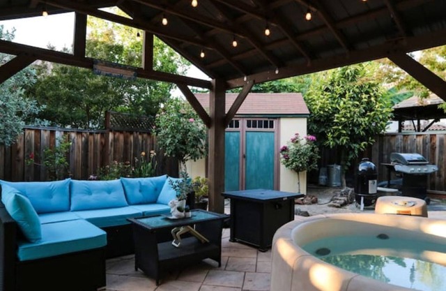 Gazebo Oasis, Spacious home, Centrally located, Near Pinnacles, King Beds!