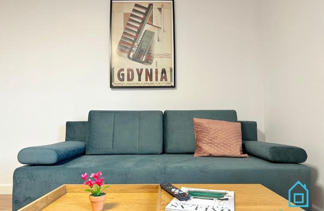 Gdynia Apartment- Tranquil Retreat, 15 Minutes to the Sea & Gdańsk City Center