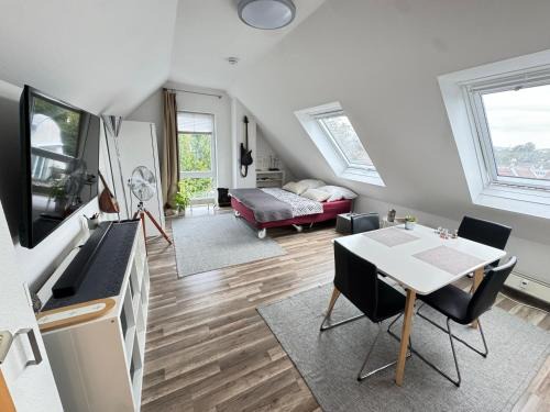 Gemütliche helle Dach-Wohnung in Frankfurt
