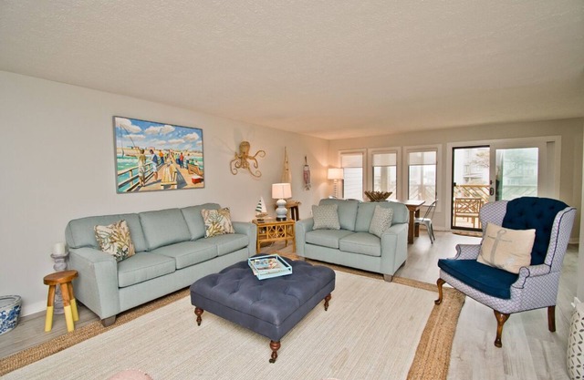 Genesis 7, Oceanside Townhouse Condo in Pine Knoll Shores, NC!