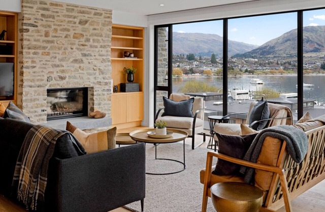 Genoa | lakefront apartment | close to town