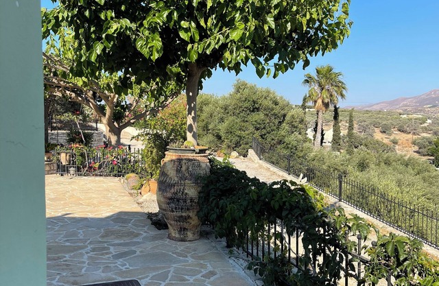 Georgia-a nice ,cozy private villa,lovely pool and a breathtaking sea view!