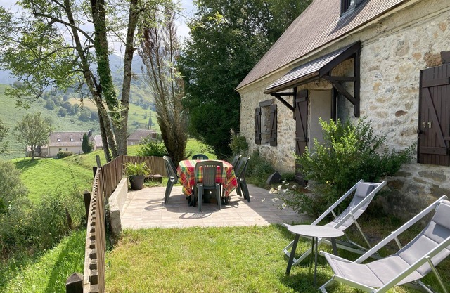 Germs sur l'Oussouet : Beautiful sheepfold in the heart of the mountains