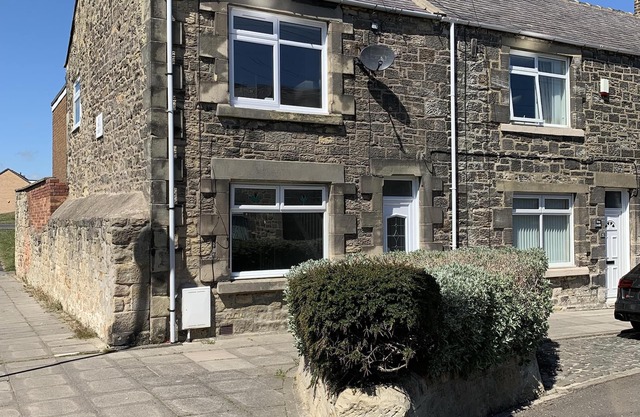 Gertie's Getaway - stunning 3 bed cottage close to beach - pet friendly