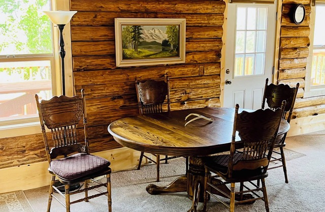 Get Back to Nature - A Peaceful Cabin Retreat Where Stars Shine Bright!