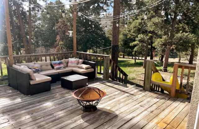 Getaway to the woods SLEEPS 12 For the whole family in Larkspur, CO!