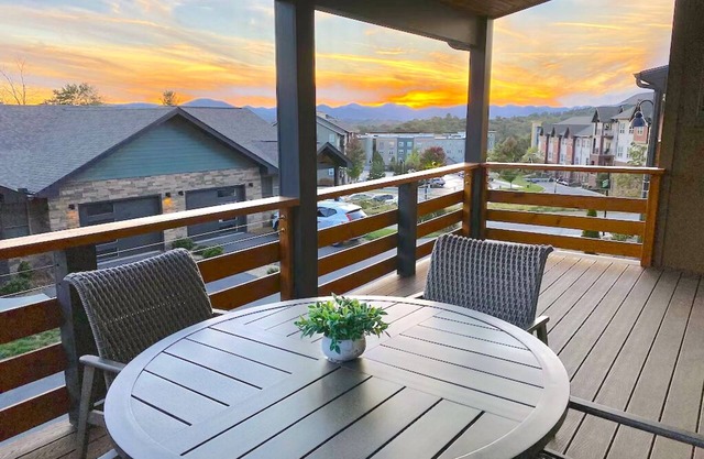 Getaway: Tranquil Stay in N. Asheville