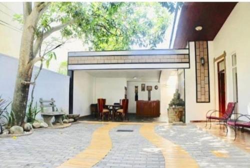 GiBu Art Gallery and Villa
