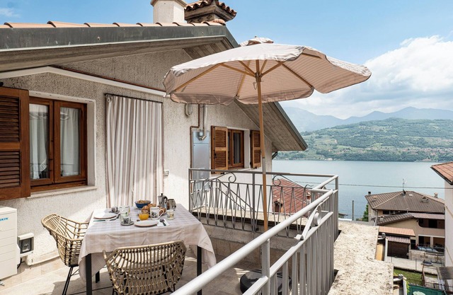 Gioia del Verde - space, terrace and lake view