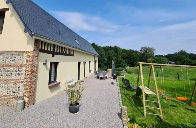 Gite Écalles-Alix, 4 bedrooms, 8 persons