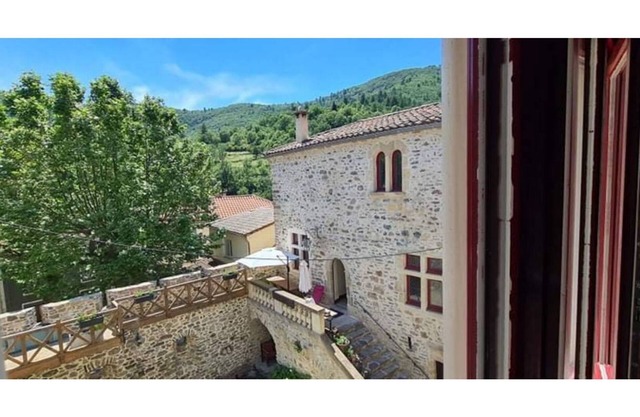 Gite 2, 6 persons in a castle *