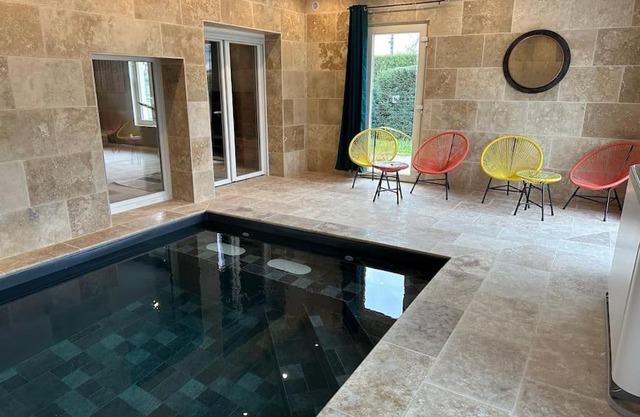 Gite 5 chambres, piscine intérieure, proche du Der
