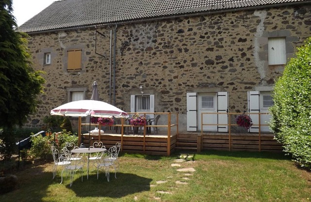 Gite Albepierre-Bredons, 3 bedrooms, 6 persons