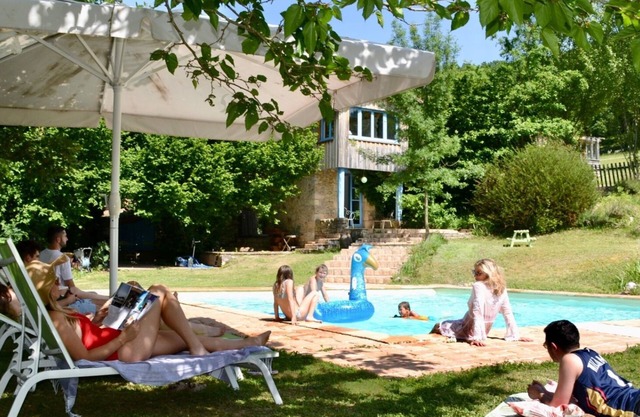 Gite de Groupe 400 m2 BRUNIQUEL 15- 19 persons