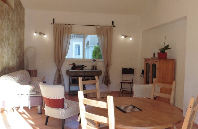 GITE ELANTHAU, 73 m² WITH POOL FOR 4-5 PEOPLE
