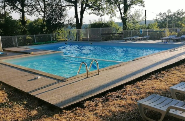Gîte for 4 people in the heart of nature with swimming pool