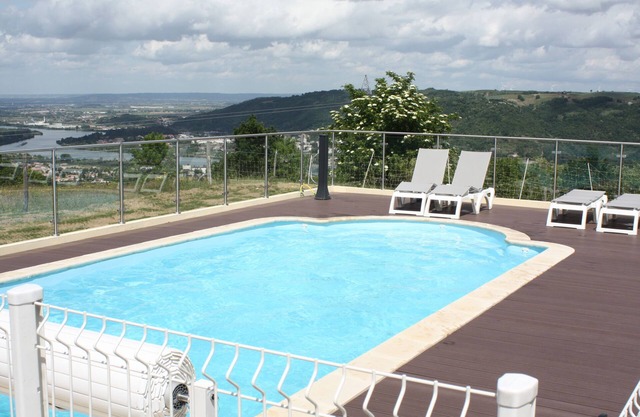 Gite in Ardeche north overlooking the Rhone with heated pool, 3 stars