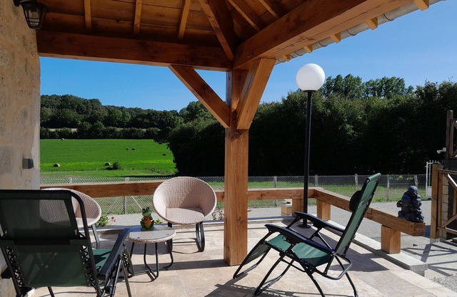 Gite in the heart of the Perche, with garden, 2 terraces and 2 beds, Le Pierra