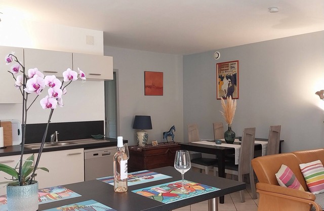 Gite l'Estable: old stable restored into a refined gite 10 km from Cahors.