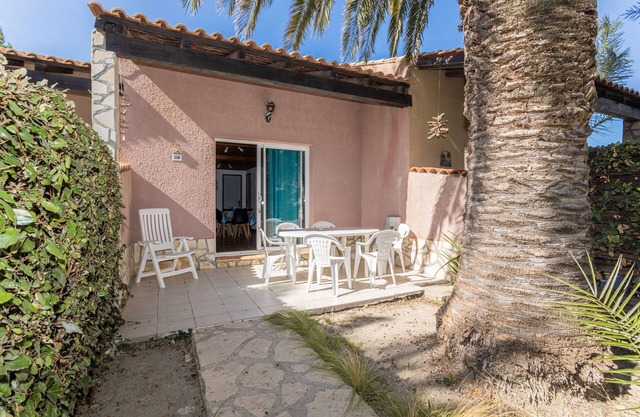 Gîte La Capelle for 7 People, with Pool