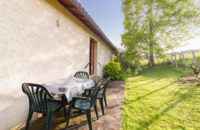 Gîte La Vue Verdoyante - ideal for 2 adults & 2 children - 9 km from Figeac