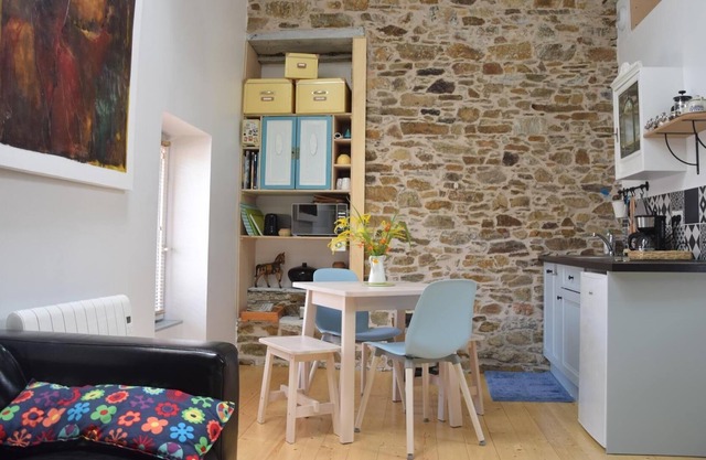 Gîte of the valley with independent access, parking adjoining the gîte