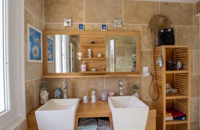 Gite Saint-Julien-de-Lampon, 3 bedrooms, 6 persons